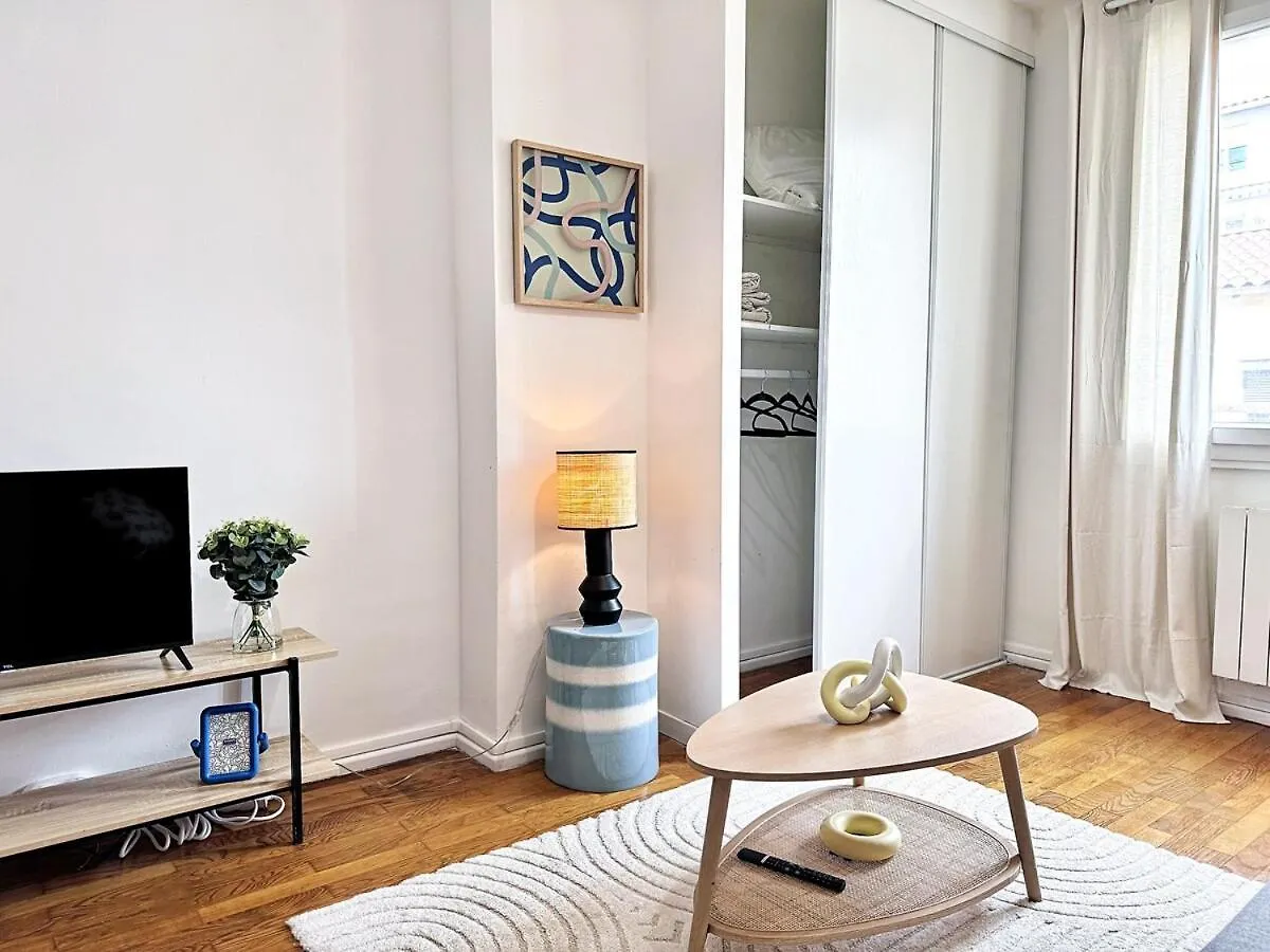 Apartment Suite Dounia Lyon France